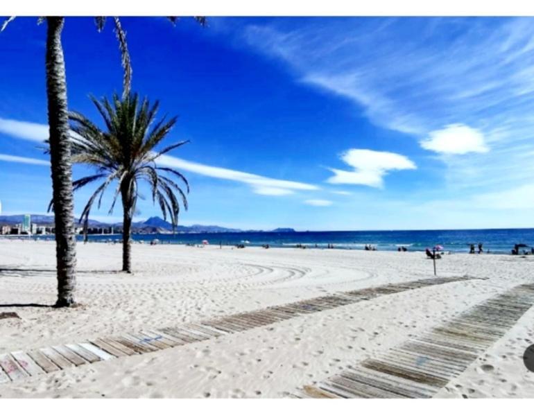 Sunny Duplex In Front Of Campello Beach El Campello Exteriör bild